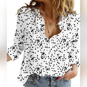 Dokotoo Long Sleeve Button Front Black and White Top Shirt Back Pleats Size Med